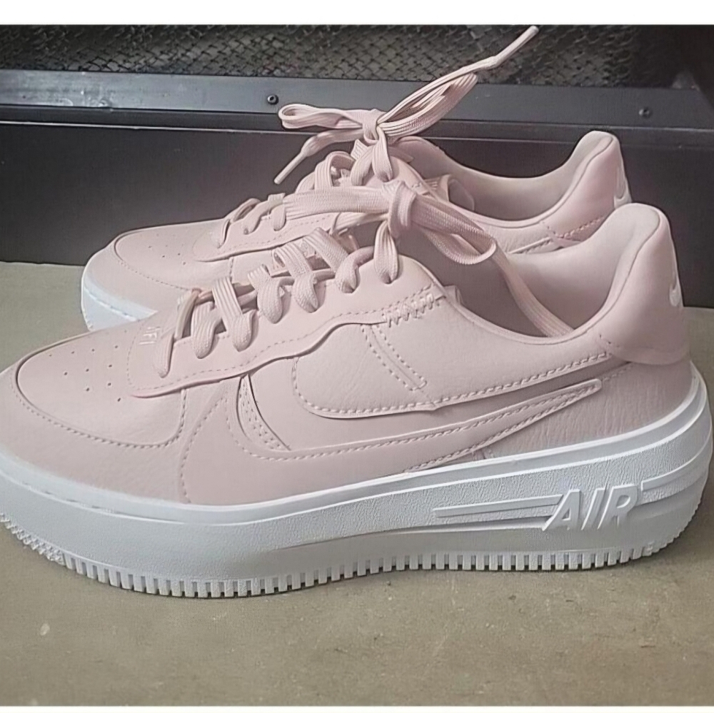 Nike size 7.5 NEW! Women's Air Force 1 Platform Pink/Oxford Rose DJ9946 602